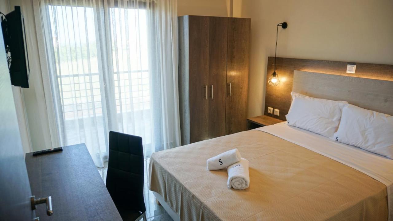 Sinodinos Deluxe Apartments Афітос Екстер'єр фото