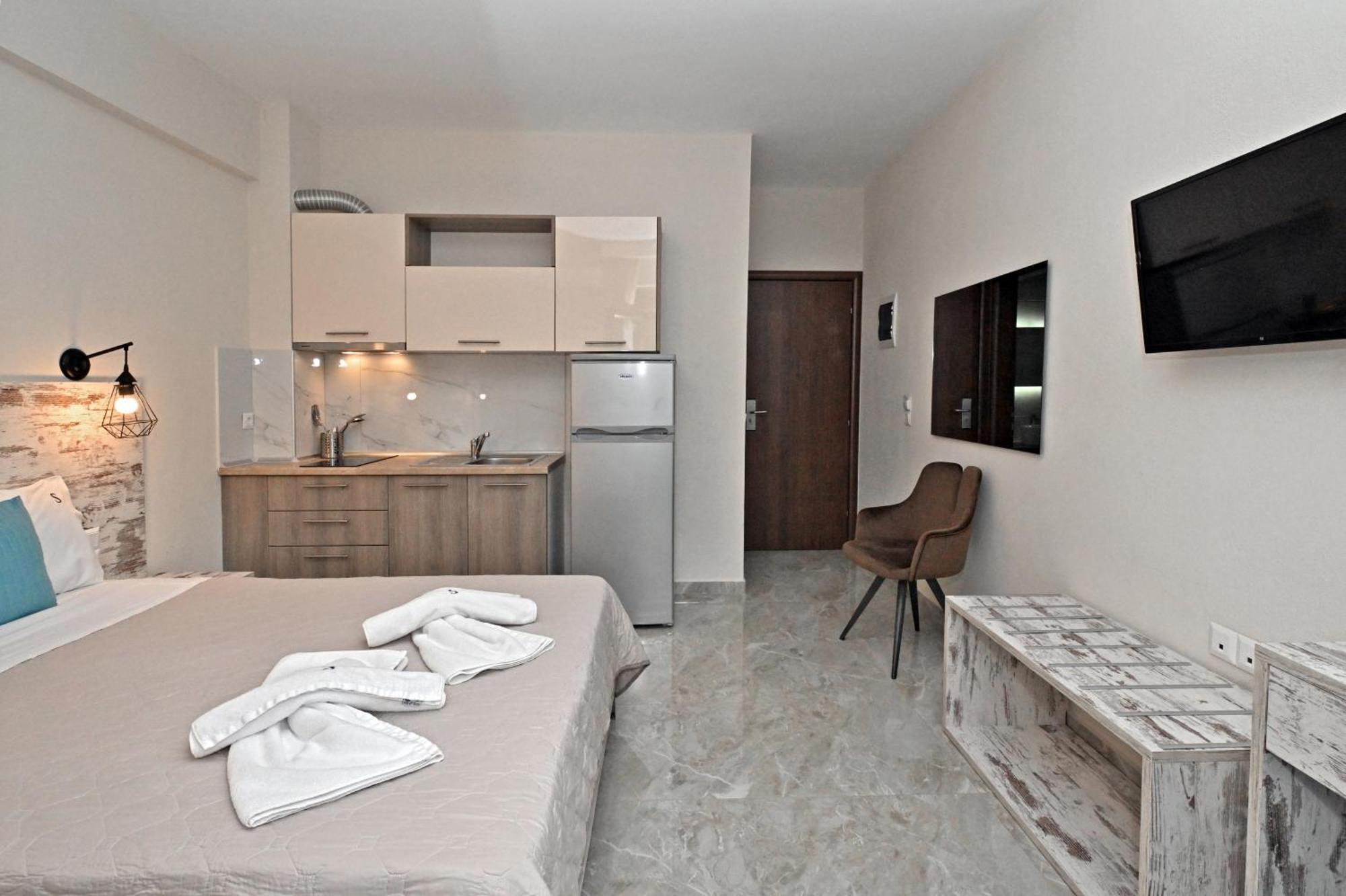 Sinodinos Deluxe Apartments Афітос Екстер'єр фото