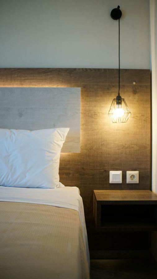 Sinodinos Deluxe Apartments Афітос Екстер'єр фото