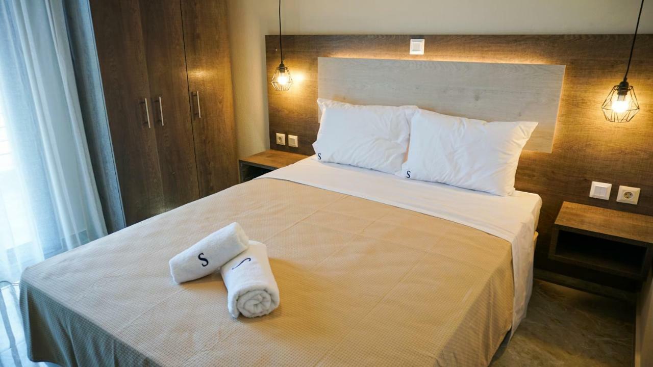 Sinodinos Deluxe Apartments Афітос Екстер'єр фото