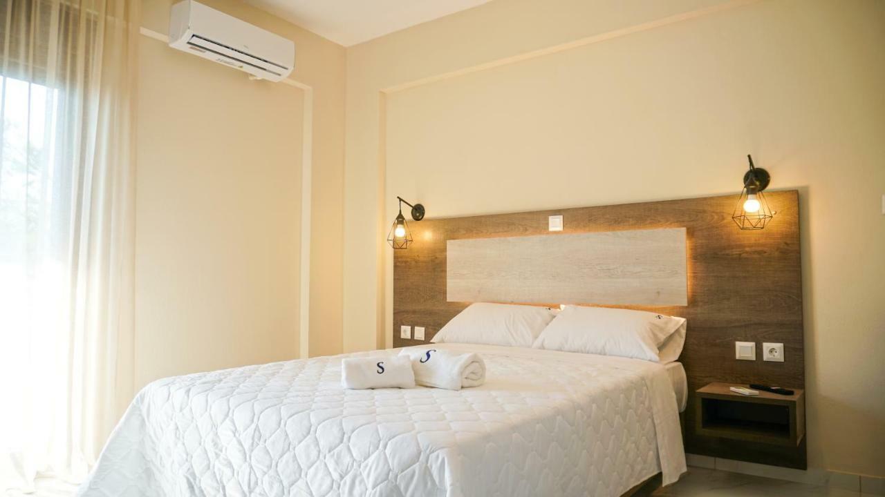 Sinodinos Deluxe Apartments Афітос Екстер'єр фото
