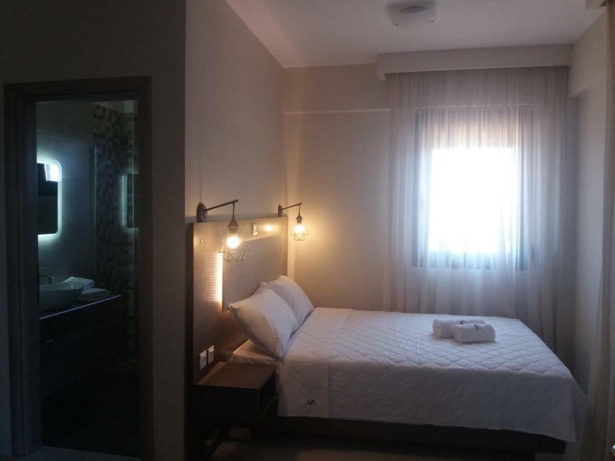 Sinodinos Deluxe Apartments Афітос Екстер'єр фото
